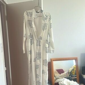 Selling this jumper from SHEIN. Black and white. Size 8-10.